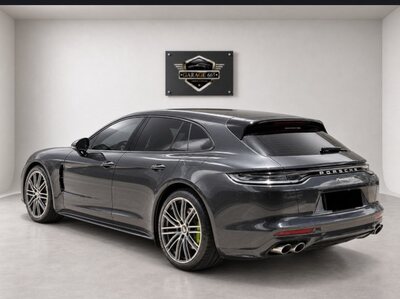 Perfil traseiro do Porsche Panamera Sport Turismo no estúdio da Garage 665